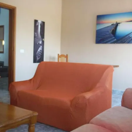 La Caleta Sleeps 10 Wifi Вилла