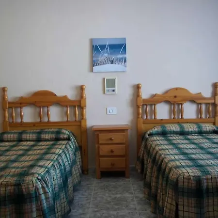 Вилла La Caleta Sleeps 10 Wifi