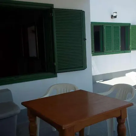La Caleta Sleeps 10 Wifi Вилла