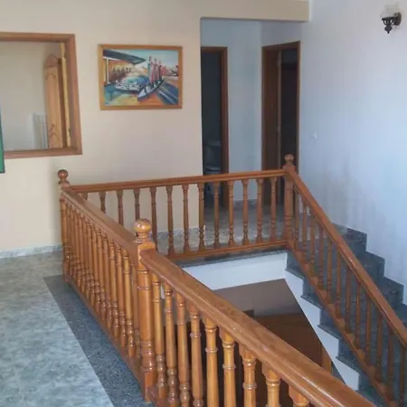 La Caleta Sleeps 10 Wifi Вилла