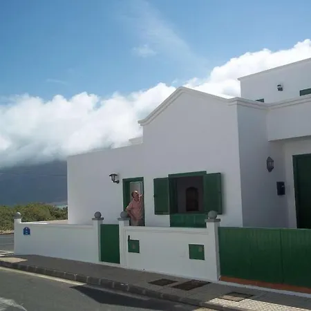 La Caleta Sleeps 10 Wifi *