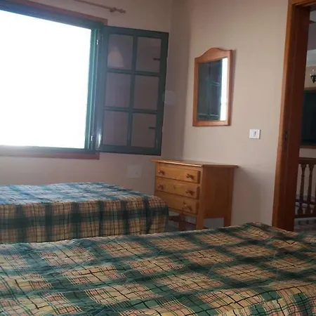 La Caleta Sleeps 10 Wifi Вилла Фамара